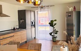 Amao-Pearl I Comfort Suite I 94Qm I Kingsize-Bett I Exklusiv Mit Balkon & Tiefgarage I Aufzug